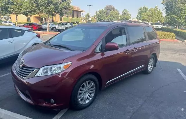 2011 Toyota Sienna XLE