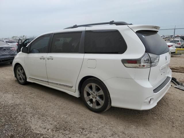 2013 Toyota Sienna Sport