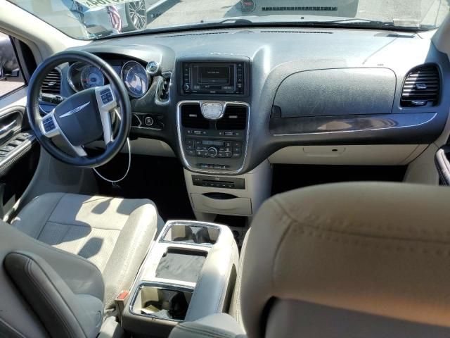 2015 Chrysler Town & Country Touring L