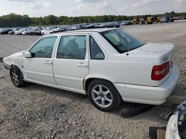 2000 Volvo S70 Base