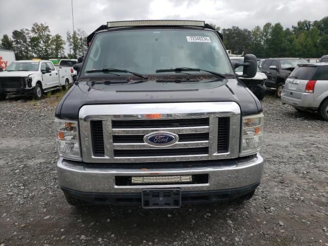 2011 Ford Econoline E350 Super Duty Cutaway Van