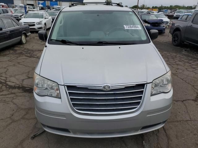 2010 Chrysler Town & Country LX