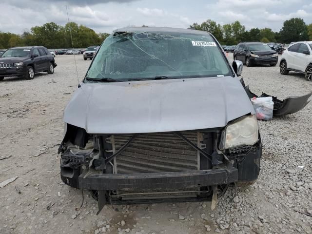 2014 Chrysler Town & Country Touring L