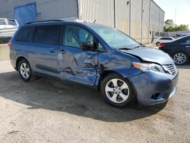 2017 Toyota Sienna LE