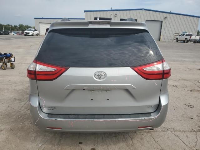 2019 Toyota Sienna XLE