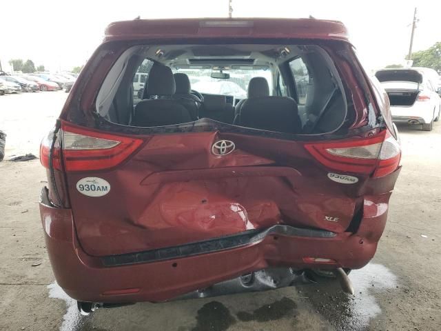 2017 Toyota Sienna XLE