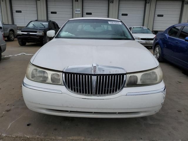 2000 Lincoln Town Car Signature