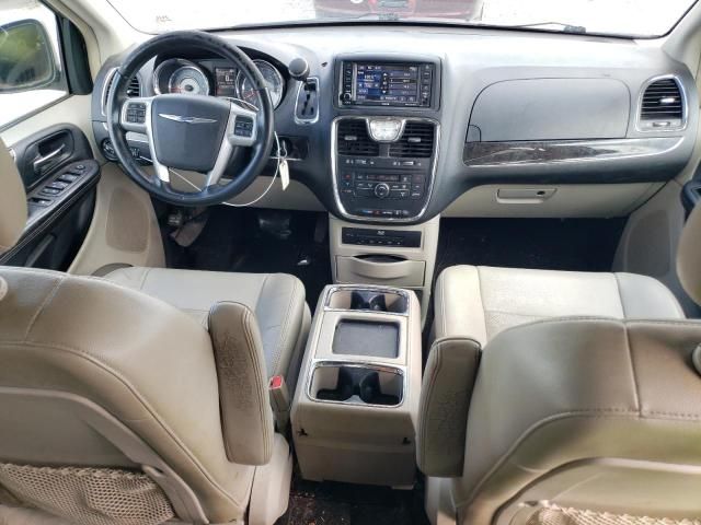 2013 Chrysler Town & Country Touring L