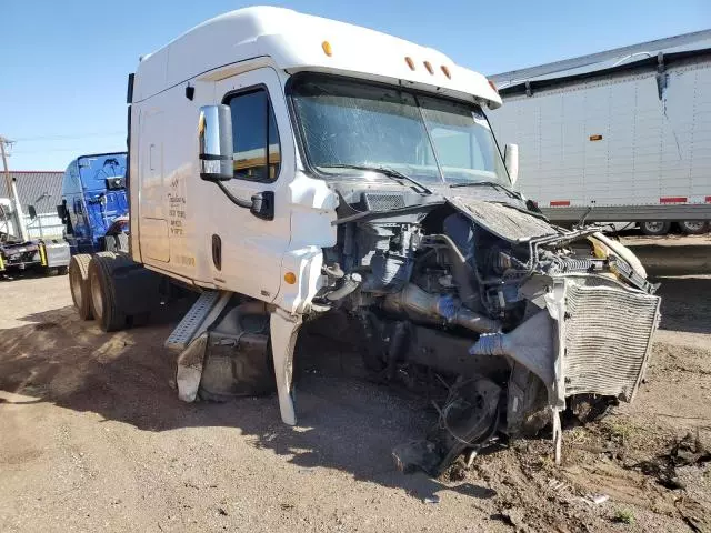 2012 Freightliner Cascadia 125