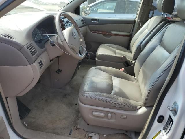 2005 Toyota Sienna XLE