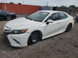 Carros salvage sin ofertas aún a la venta en subasta: 2018 Toyota Camry L