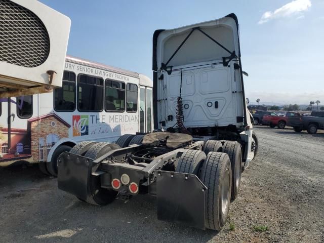 2018 Freightliner Cascadia 126