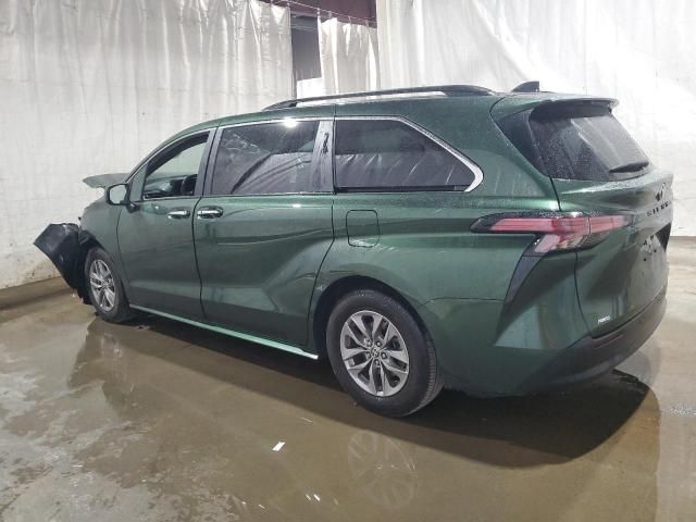 2022 Toyota Sienna XLE