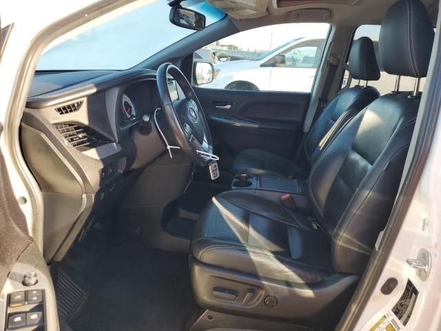 2016 Toyota Sienna SE