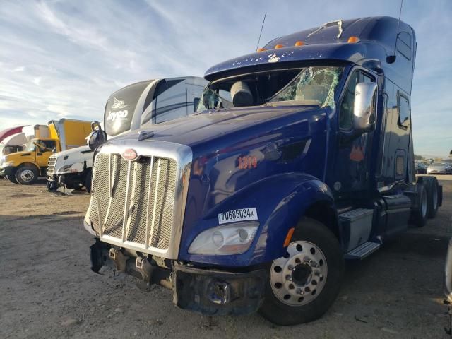 2013 Peterbilt 587