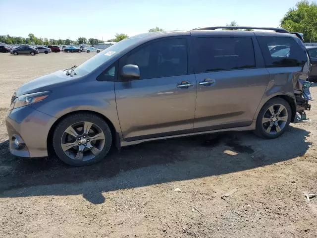 2016 Toyota Sienna SE