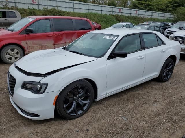 2022 Chrysler 300 Touring