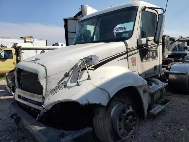 2015 Freightliner Conventional Columbia