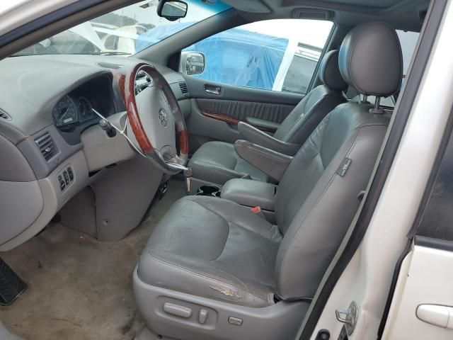 2005 Toyota Sienna XLE