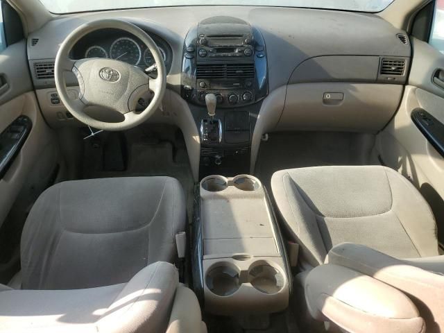 2004 Toyota Sienna CE