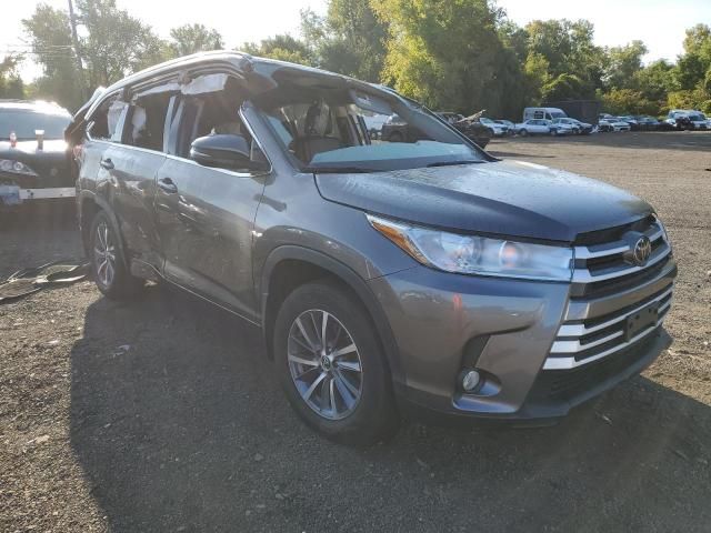 2017 Toyota Highlander SE