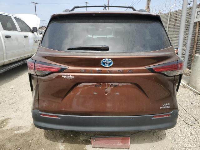 2021 Toyota Sienna XLE