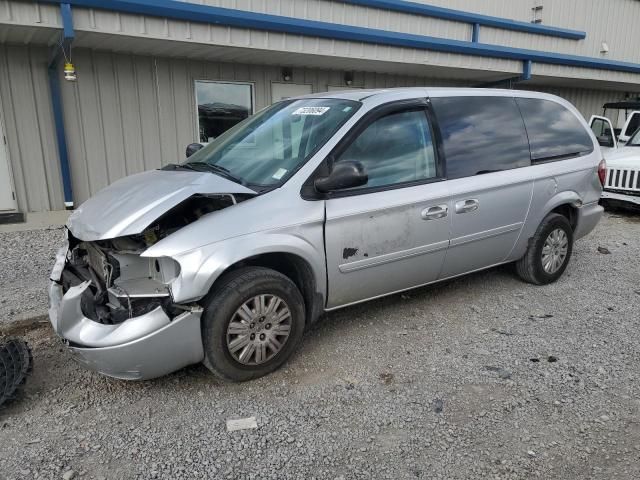 2005 Chrysler Town & Country LX