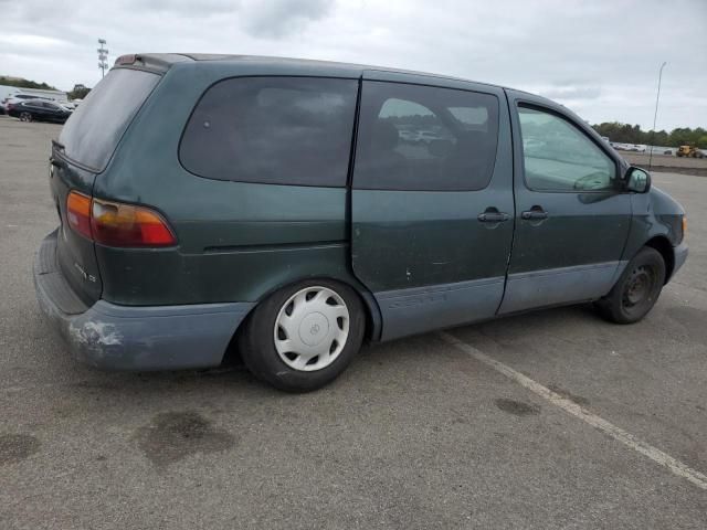 2000 Toyota Sienna CE