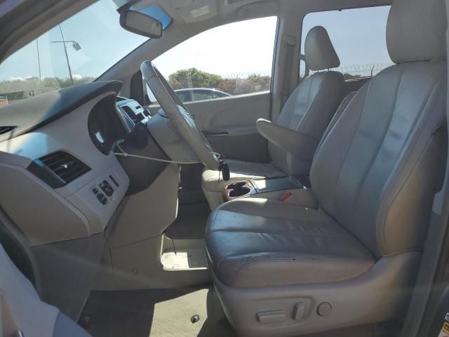 2013 Toyota Sienna XLE