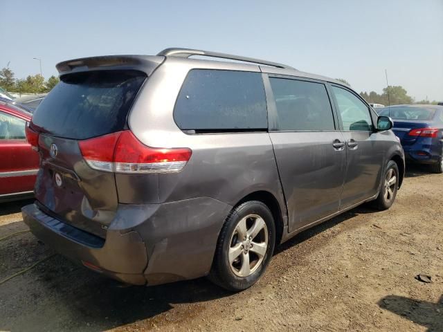 2013 Toyota Sienna LE