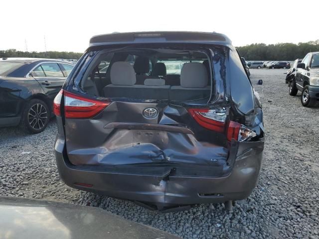 2017 Toyota Sienna LE