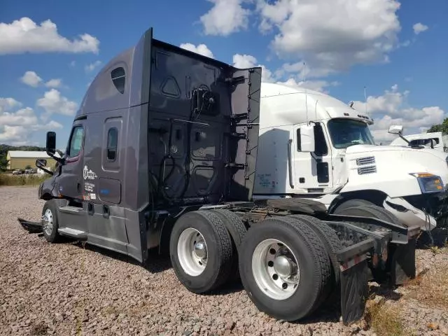 2018 Freightliner Cascadia 126