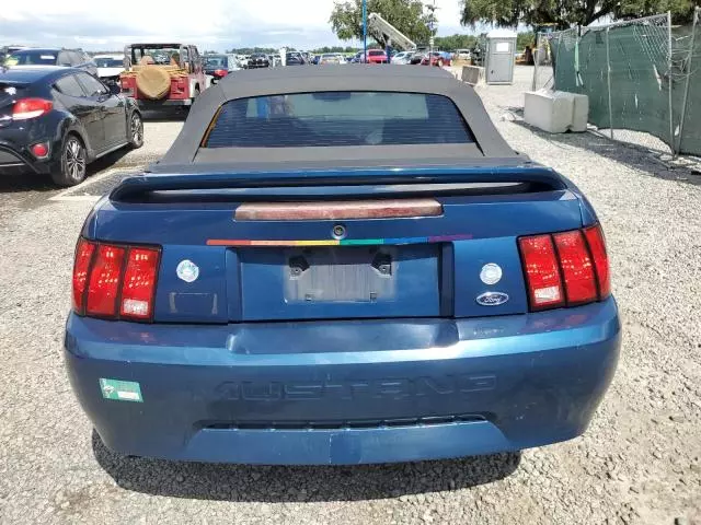 2000 Ford Mustang