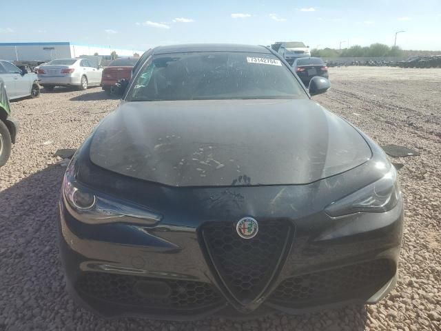 2022 Alfa Romeo Giulia