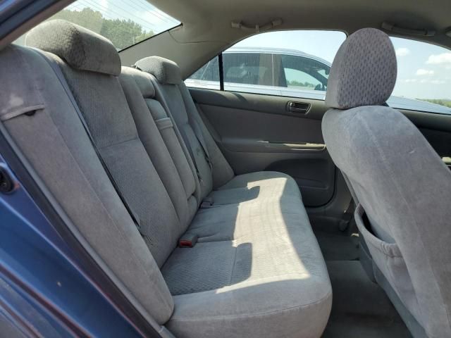 2004 Toyota Camry LE