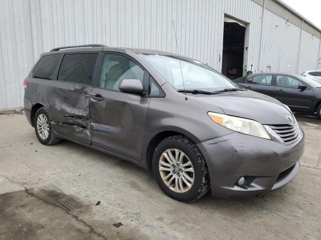 2011 Toyota Sienna XLE