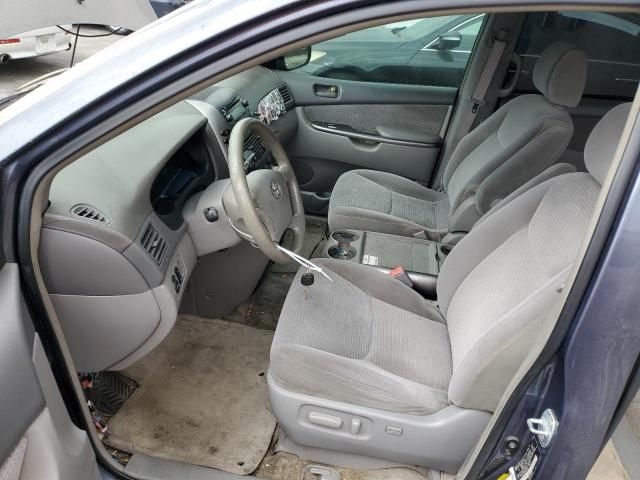 2006 Toyota Sienna CE