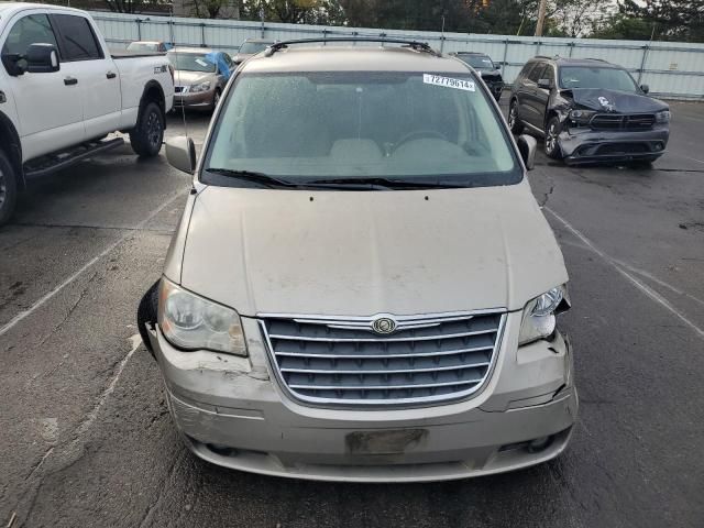 2009 Chrysler Town & Country Touring