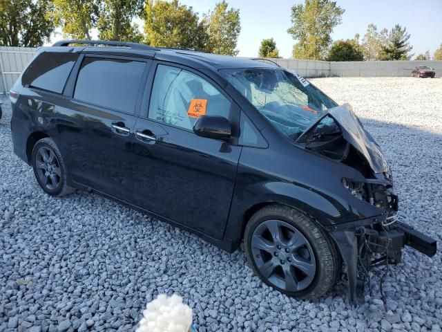 2016 Toyota Sienna SE