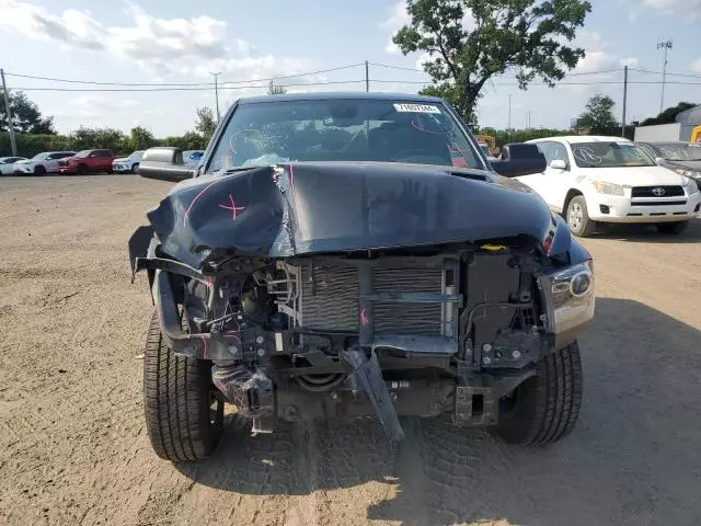 2022 Dodge RAM 1500 Classic SLT