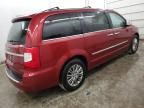 2014 Chrysler Town & Country Touring L