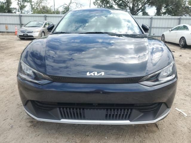 2022 KIA EV6 Light