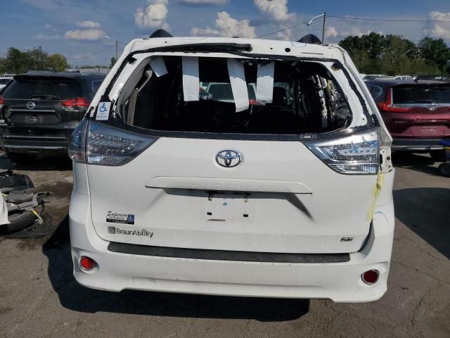 2015 Toyota Sienna Sport