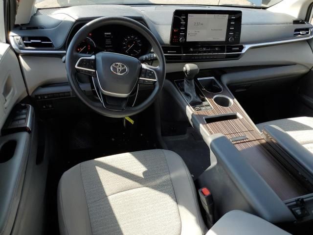 2021 Toyota Sienna LE