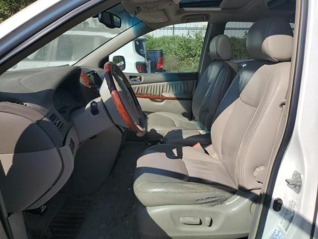 2004 Toyota Sienna XLE