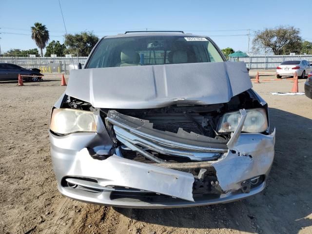 2013 Chrysler Town & Country Touring