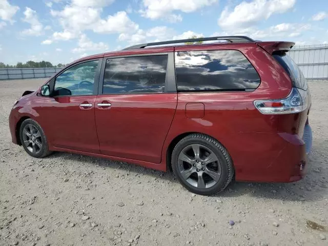 2016 Toyota Sienna SE