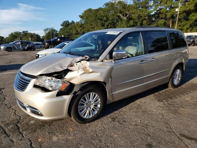 2013 Chrysler Town & Country Touring L