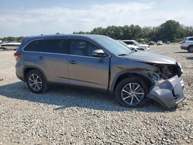 2019 Toyota Highlander SE