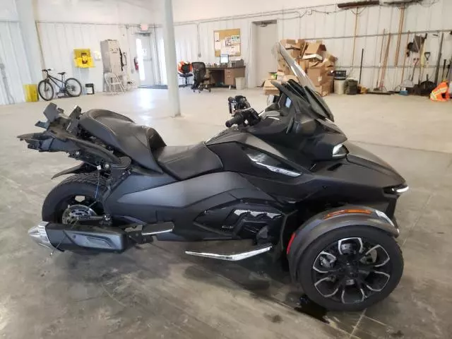 2022 Can-Am Spyder Roadster RT